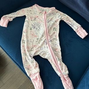 Caden Lane convertible sleeper 0-3 months